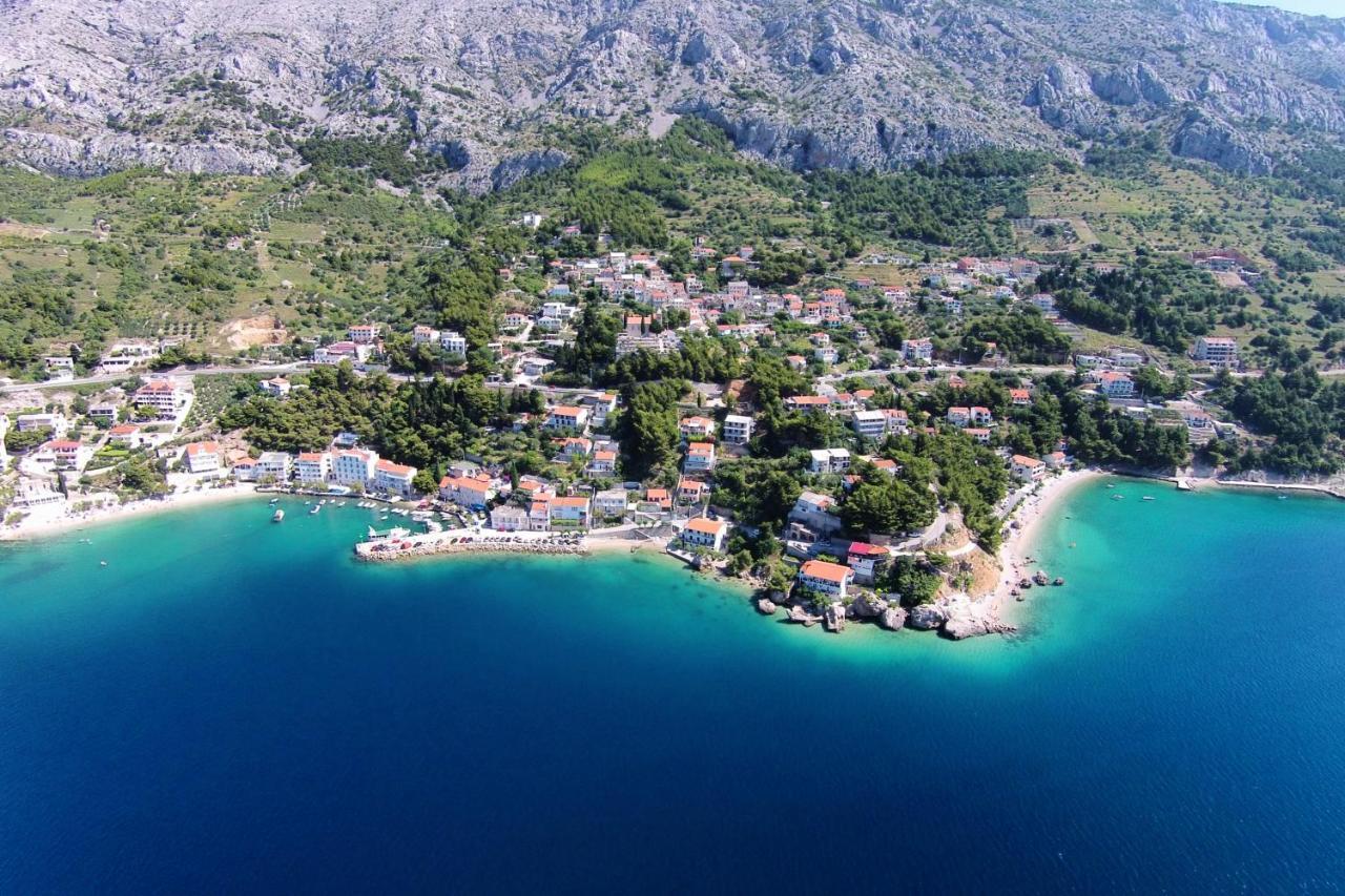 Apartments With A Parking Space Mimice, Omis - 2805 المظهر الخارجي الصورة