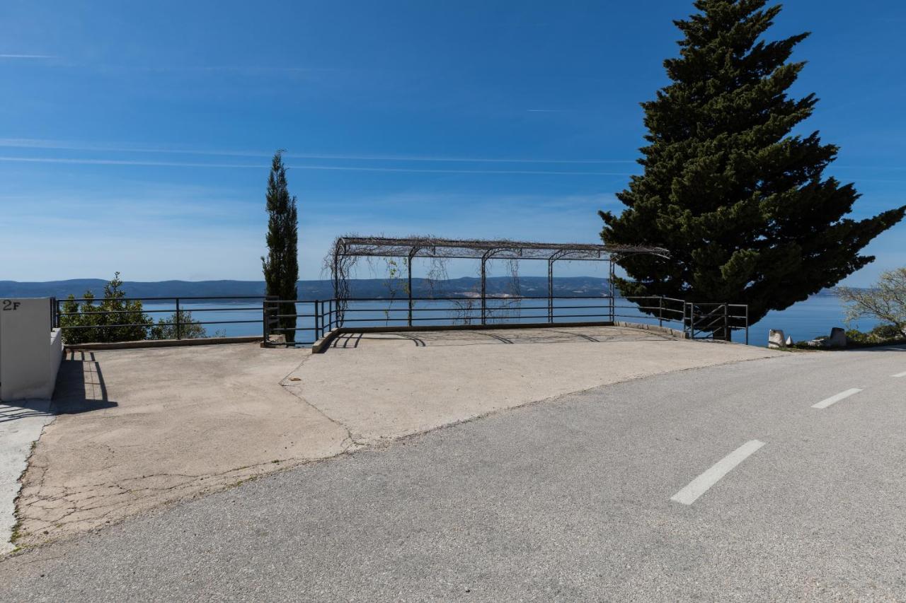 Apartments With A Parking Space Mimice, Omis - 2805 المظهر الخارجي الصورة