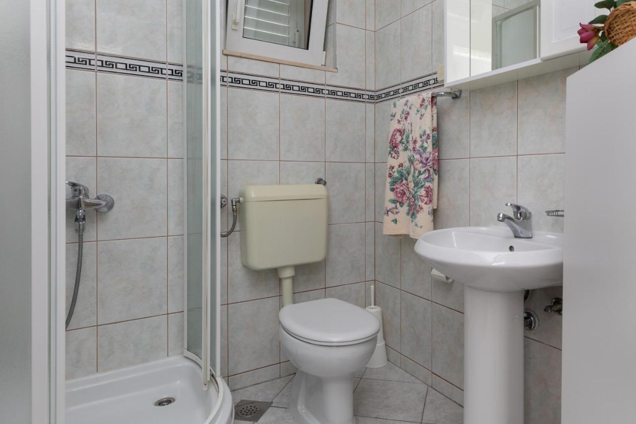 Apartments With A Parking Space Mimice, Omis - 2805 المظهر الخارجي الصورة